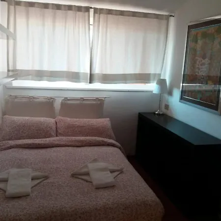 度假居 Penthouse Papavero Int21 罗马
